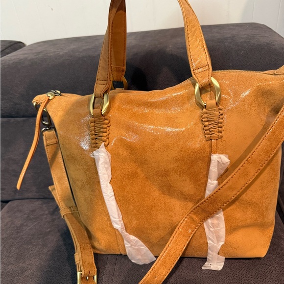 HOBO Tan Leather Tote with Gold Accents - Picture 4 of 10